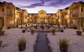 Canberra Parklands Central Apartment Hotel Official